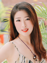 Asian woman Weiping (Ping) from Xinmi, China