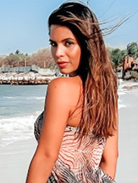 Latin single Valentina from Cali, Colombia