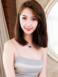 Asian woman Yanjun (Jun) from Taiyuan, China