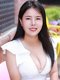 Asian woman Qiuya (Ya) from Zhengzhou, China