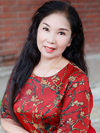 Asian woman Jing (Jing) from Xiangcheng, China