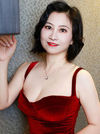 Asian woman Lanlin (Lin) from Shanghai, China