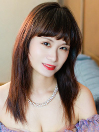 Asian woman Aihong (Hong) from Shanghai, China