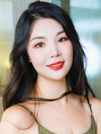 Asian woman Qi (Qi) from Hefei, China