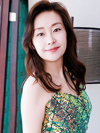 Asian single Lili (Li) from Shanghai, China