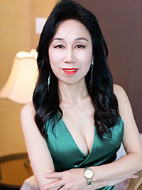 Asian woman Youqiong (Qiong) from Yiyang, China