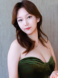 Asian woman Jiaojiao (Jiao) from Wuhu, China