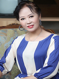 Asian woman Meiju (Ju) from Zhengzhou, China