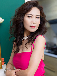 Asian woman Xiuhua (Hua) from Shanghai, China