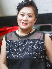 Asian woman Yuping (Ping) from Zhengzhou, China