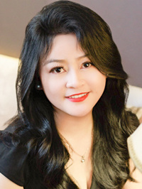 Asian woman Yan (Yan) from Chengdu, China