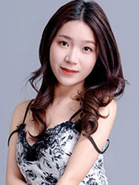 Asian woman Yuxin (Xin) from Changsha, China