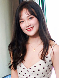 Asian woman Qiuqiu (Qiu) from Shanghai, China