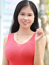 Asian woman Hoang Phuong Nhi (Nhi) from Ho Chi Minh City, Vietnam