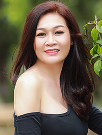 Asian woman Thi Kim Vinh (Vinh) from Ho Chi Minh City, Vietnam