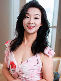 Asian woman Qiuxia (Xia) from Qingdao, China