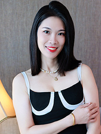 Asian woman Zhen (Zhen) from Fuzhou, China