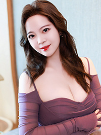 Asian woman Yuxia (Xia) from Shanghai, China