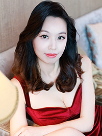 Asian woman Zhenling (Ling) from Shanghai, China