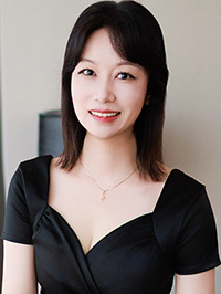 Asian woman Shichen (Chen) from Shanghai, China