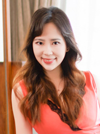 Asian woman Ling (Ling) from Shanghai, China