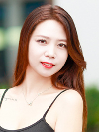 Asian woman Piaopiao (Piao) from Wuxue, China