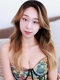 Asian woman Yanyan (Yan) from Shanghai, China