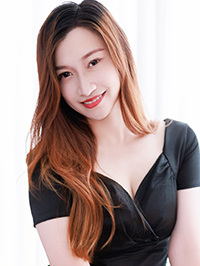 Asian woman Shiyun (Yun) from Shanghai, China