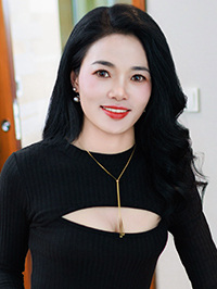 Asian woman Xuan (Xuan) from Wuhan, China