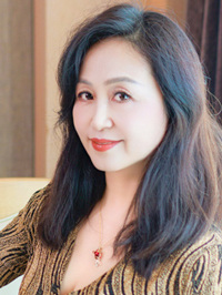 Asian woman Hui (Hui) from Qingdao, China