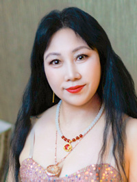 Asian woman Xianxiu (Xiu) from Shanghai, China