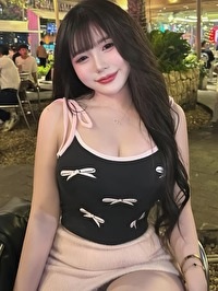 Asian single Nguyen from Hanoi, Vietnam