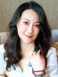 Asian woman Qiuli (Li) from Shanghai, China