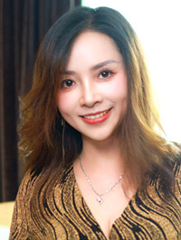 Asian woman Wenmin (Min) from Hefei, China