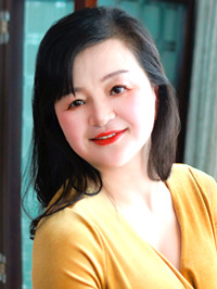 Asian woman Xiaohua (Hua) from Shanghai, China