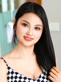 Asian woman Yueyue (Yue) from Huainan, China