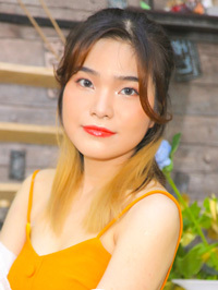 Asian woman Khanh Linh (Linh) from Ho Chi Minh City, Vietnam