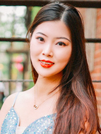 Asian woman Tongtong (Tong) from Zhengzhou, China