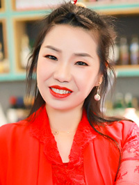 Asian woman Qiaoying (Ying) from Zhengzhou, China