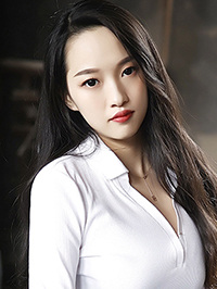 Asian woman Jingjing (Jing) from Zhengzhou, China