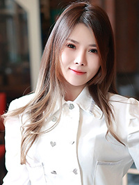 Asian woman Yanxi (Xi) from Zhengzhou, China