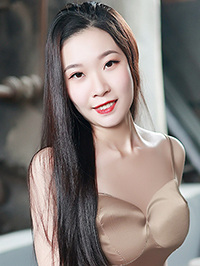 Asian woman Luyi (Yi) from Wuhan, China