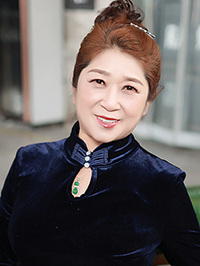 Asian woman Jinting (Ting) from Zhengzhou, China