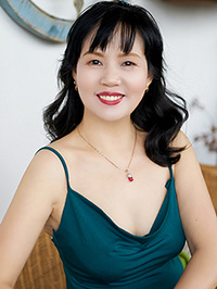 Asian woman Fang (Fang) from Xi'an, China