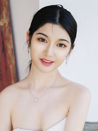 Asian woman Xinru (Ru) from Xi'an, China