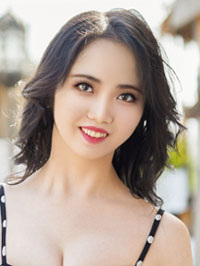 Asian woman Jiaqi (Qi) from Xi'an, China