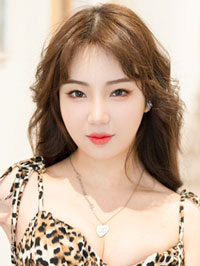 Asian woman Zhiting (Ting) from Xi'an, China