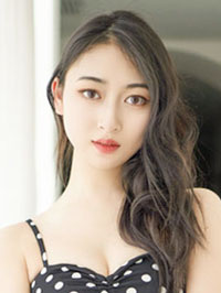 Asian woman Wenpei (Pei) from Xi'an, China