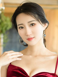Asian woman Yuan (Yuan) from Yulin, China