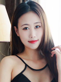 Asian woman Yutong (Tong) from Taiyuan, China